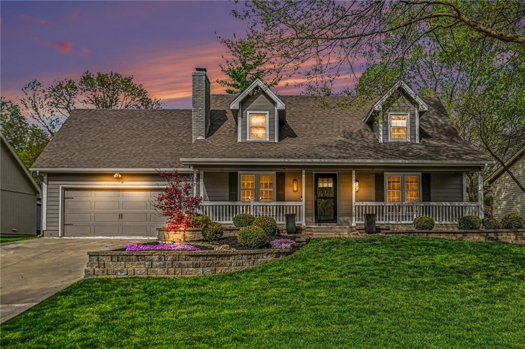 Photo of 424 Brookside Avenue, Liberty, MO 64060 (MLS # 2610361)