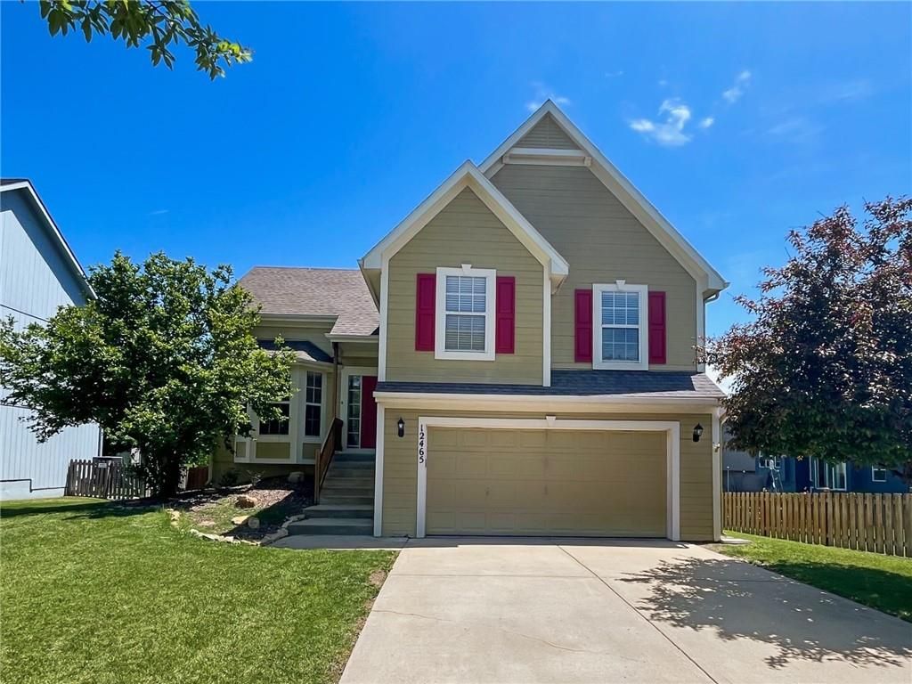Photo of 12465 S Quail Ridge Drive, Olathe, KS 66061 (MLS # 2618236)