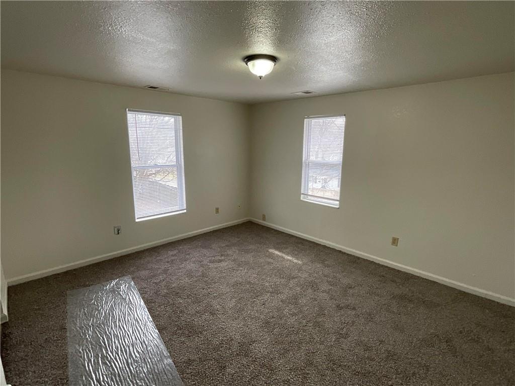 1000 W LINDEN Avenue