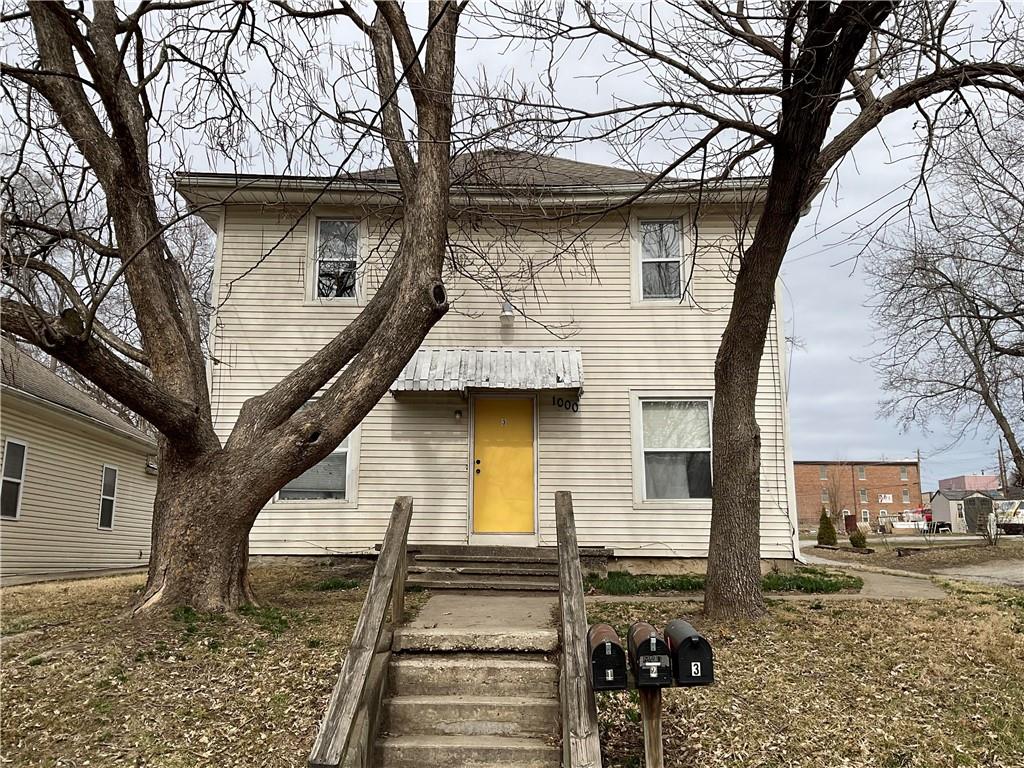 1000 W LINDEN Avenue