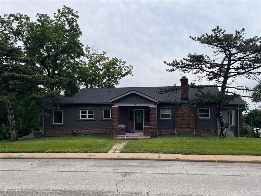 Photo of 4901 Antioch Road, Overland Park, KS 66203 (MLS # 2627364)