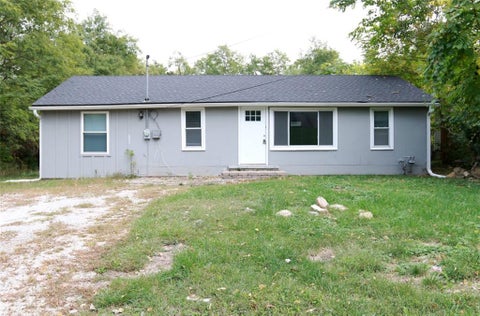 Photo of 5231 N MERRIMAC Avenue, Kansas City, MO 64151 (MLS # 2646139)