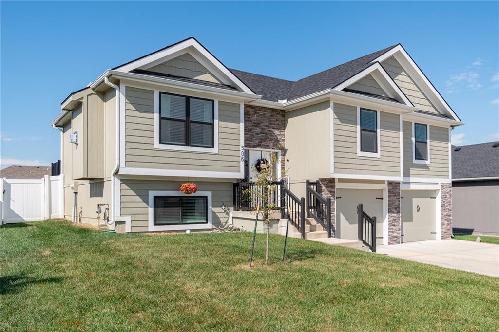 506 SW Meadowood Drive