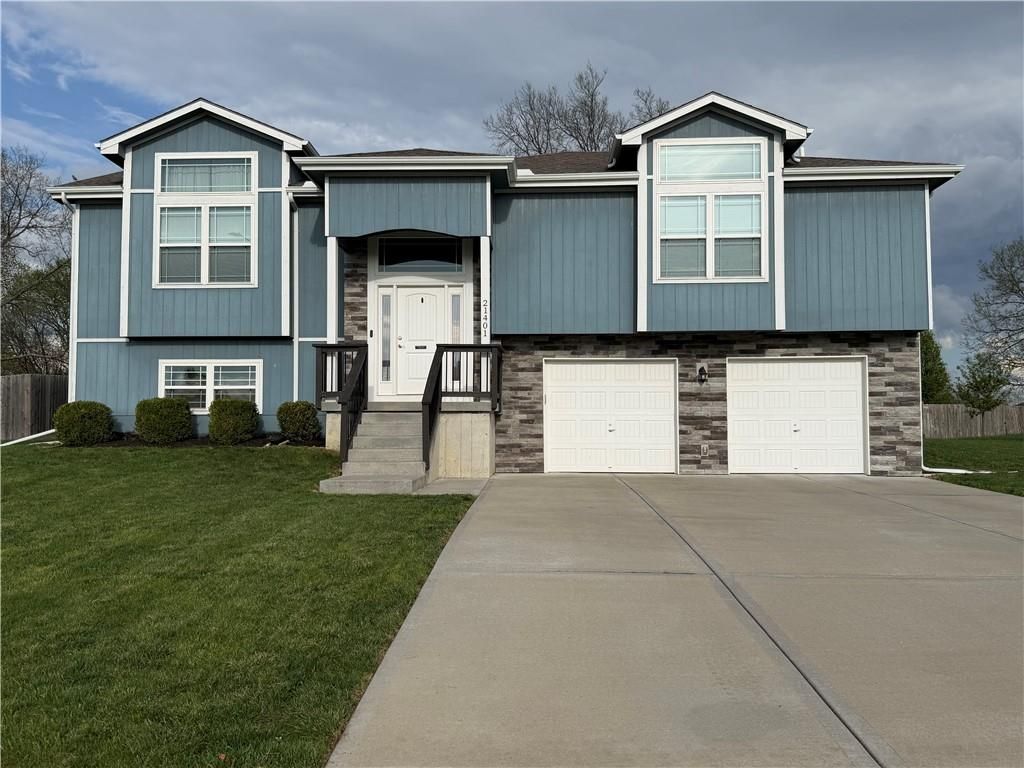 Photo of 21401 Noble Street, Spring Hill, KS 66083 (MLS # 2618597)