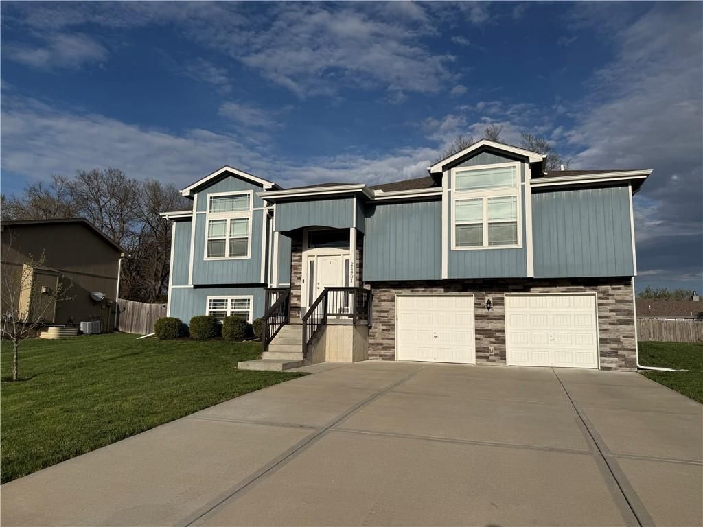 Photo of 21401 Noble Street, Spring Hill, KS 66083 (MLS # 2618597)