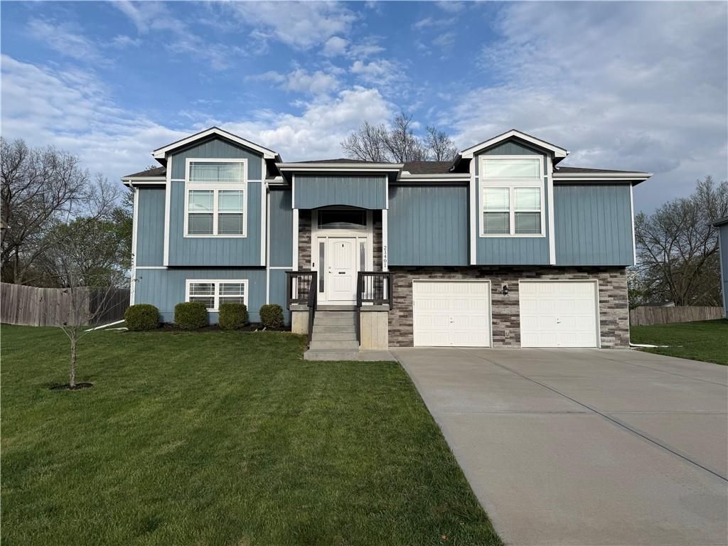 Photo of 21401 Noble Street, Spring Hill, KS 66083 (MLS # 2618597)