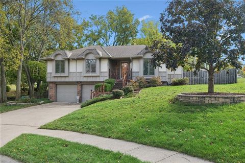 Photo of 6401 N Park Avenue, Kansas City, MO 64118 (MLS # 2584528)