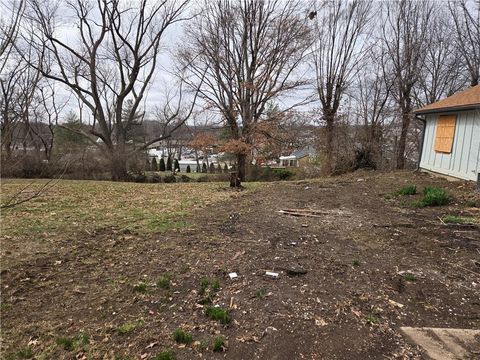 Tiny photo for 1125 Elizabeth Street, Liberty, MO 64068 (MLS # 2605656)