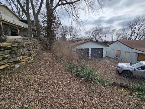 Tiny photo for 1125 Elizabeth Street, Liberty, MO 64068 (MLS # 2605656)