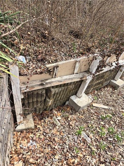 Tiny photo for 1125 Elizabeth Street, Liberty, MO 64068 (MLS # 2605656)