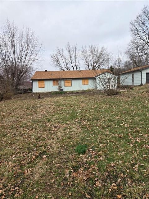 Tiny photo for 1125 Elizabeth Street, Liberty, MO 64068 (MLS # 2605656)