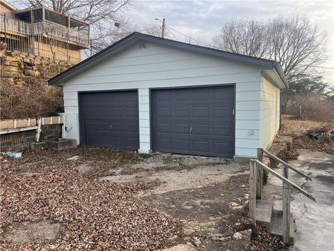 Tiny photo for 1125 Elizabeth Street, Liberty, MO 64068 (MLS # 2605656)