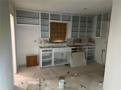 Tiny photo for 1125 Elizabeth Street, Liberty, MO 64068 (MLS # 2605656)