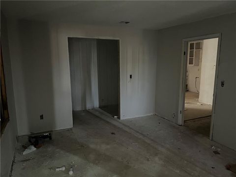 Tiny photo for 1125 Elizabeth Street, Liberty, MO 64068 (MLS # 2605656)