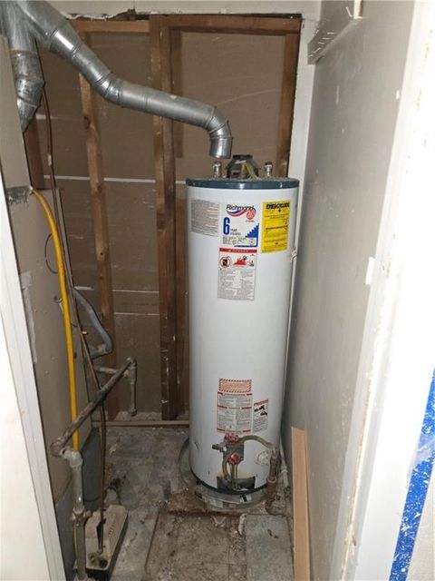 Tiny photo for 1125 Elizabeth Street, Liberty, MO 64068 (MLS # 2605656)