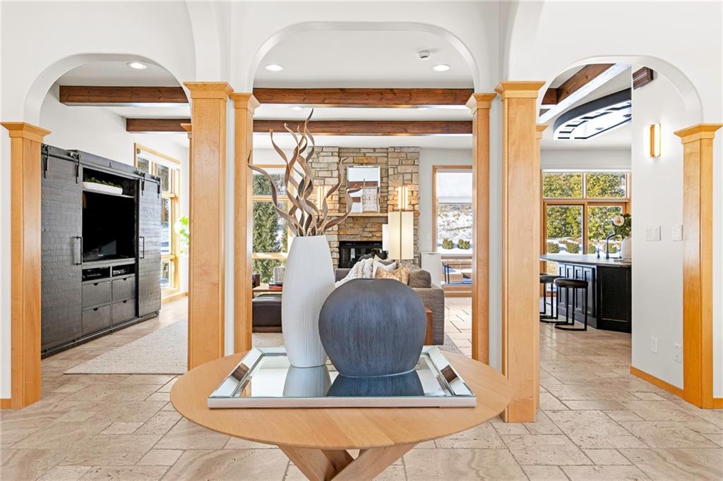 580 W Lakeshore Drive