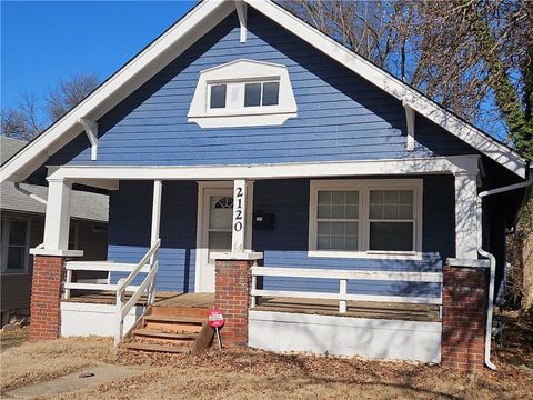 2120 E 68th Terrace, Kansas City, MO 64132 - MLS#: 2595853