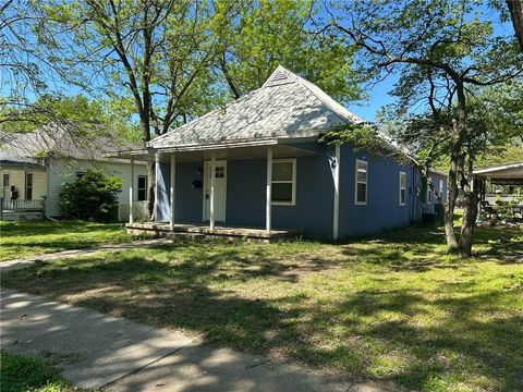 412 S First Street, Iola, KS 66749 - MLS#: 2547846