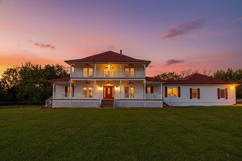Photo of 22960 Bedford Road, Spring Hill, KS 66083 (MLS # 2575151)