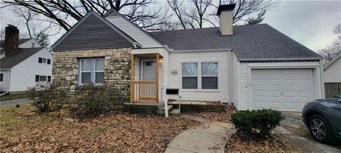 Photo of 1308 6th Avenue, Leavenworth, KS 66048 (MLS # 2621902)