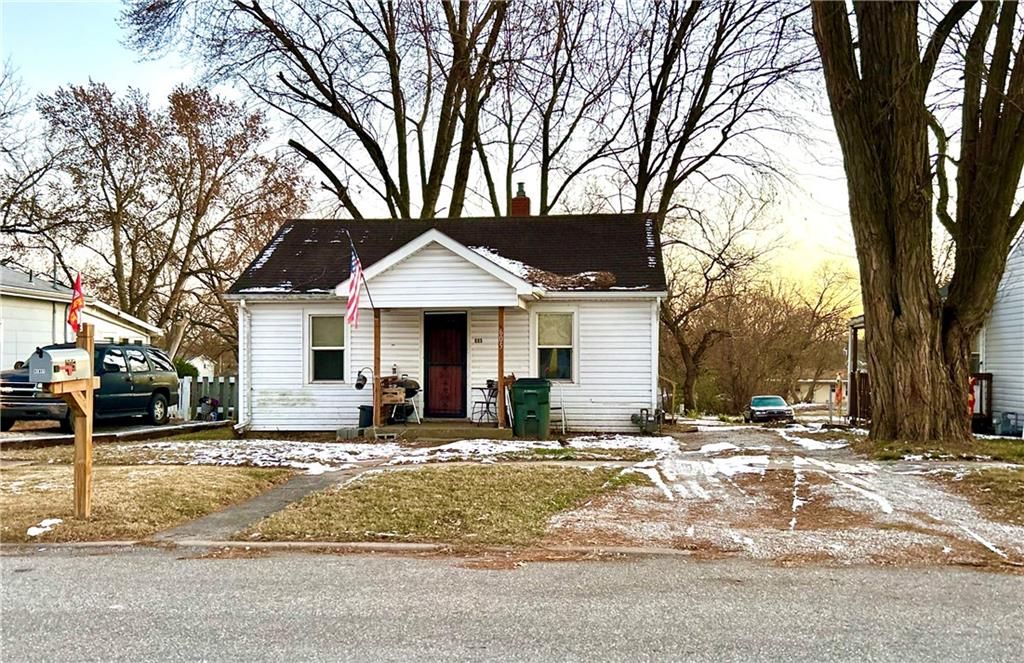 Photo of 605 Pennsylvania Street, Leavenworth, KS 66048 (MLS # 2591030)