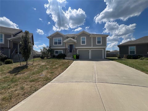 Photo of 21806 Lucca Circle, Peculiar, MO 64078 (MLS # 2644433)