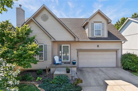 Photo of 15780 S Bradley Drive, Olathe, KS 66062 (MLS # 2638028)