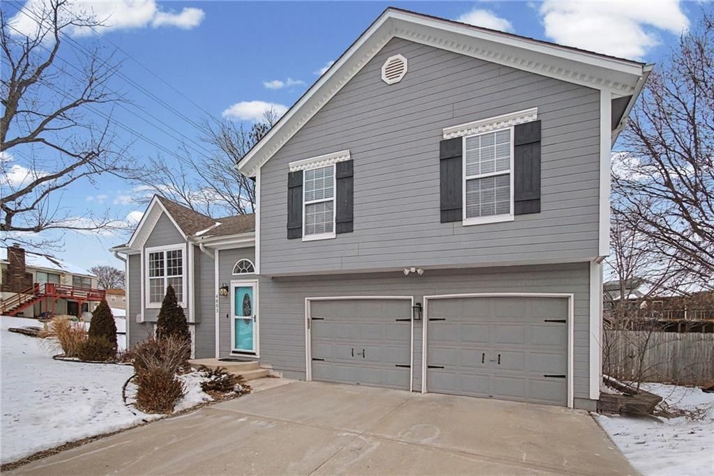 Photo of 4803 NW Pennington Lane, Blue Springs, MO 64015 (MLS # 2597790)