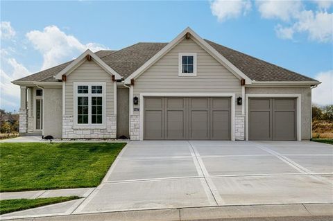 9188 N Chestnut Avenue Kansas City MO 64156