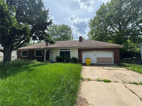 633 E Leslie Drive Independence MO 64055