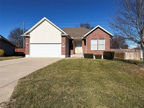 1112 Hoke Drive, Lee\'s Summit, MO 64081 - MLS#: 2589157
