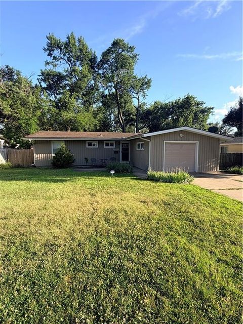 Photo of 11917 W 91st Terrace, Lenexa, KS 66215 (MLS # 2629705)