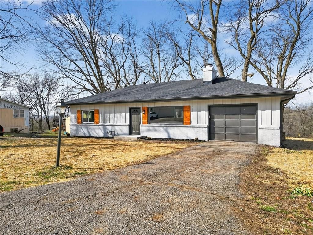 Photo of 604 E 164th Terrace, Belton, MO 64012 (MLS # 2608528)