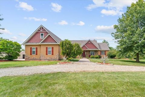 24406 S Persimmon Lane Peculiar MO 64078