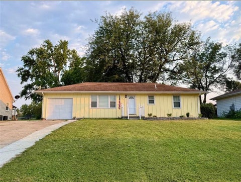 Photo of 511 W 19th Street, Higginsville, MO 64037 (MLS # 2638863)