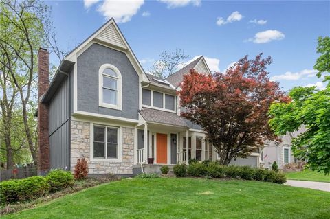 Photo of 3805 NW 75TH Street, Kansas City, MO 64151 (MLS # 2615720)