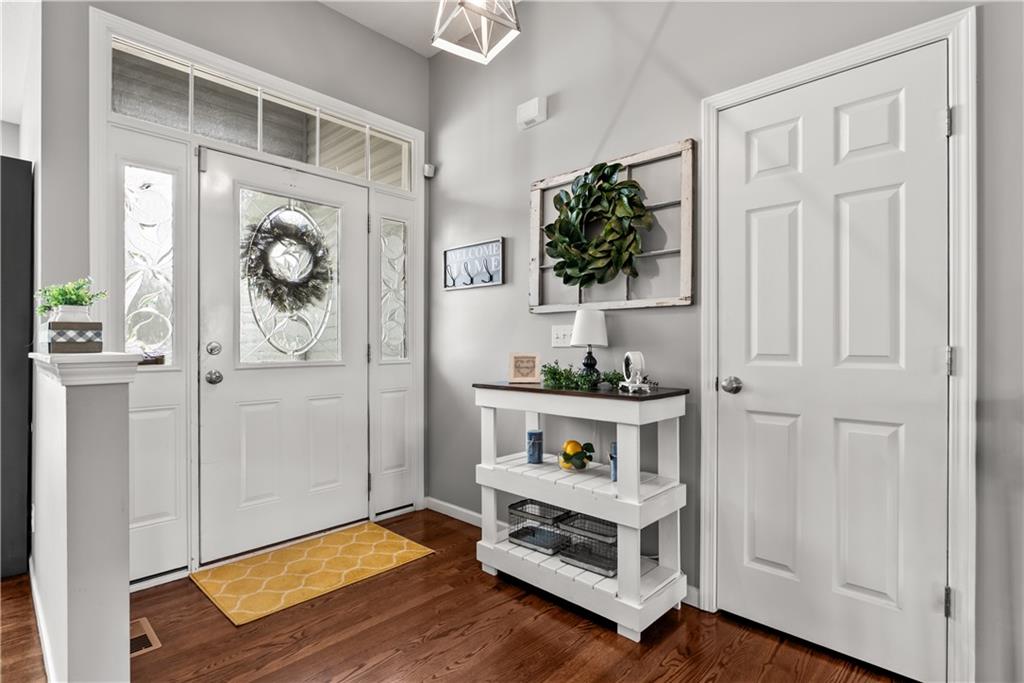 10312 N Hedges Avenue