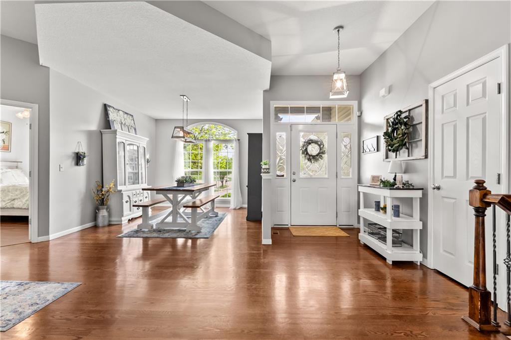 10312 N Hedges Avenue