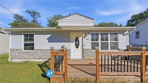 Photo of 204 N 17th Street, Leavenworth, KS 66048 (MLS # 2646957)