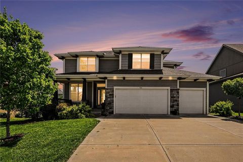 Photo of 928 N Stonecrest Road, Olathe, KS 66061 (MLS # 2615587)