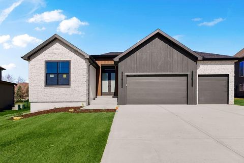 Photo of 16655 S Marais Drive, Olathe, KS 66062 (MLS # 2594732)