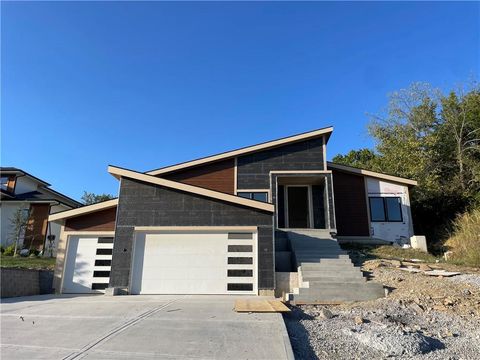 Photo of 22426 W 87th Terrace, Lenexa, KS 66227 (MLS # 2582705)
