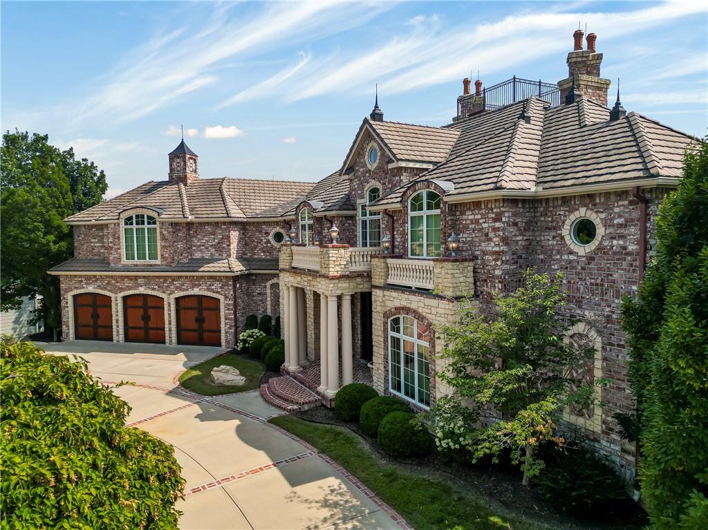 27596 W Highland Circle