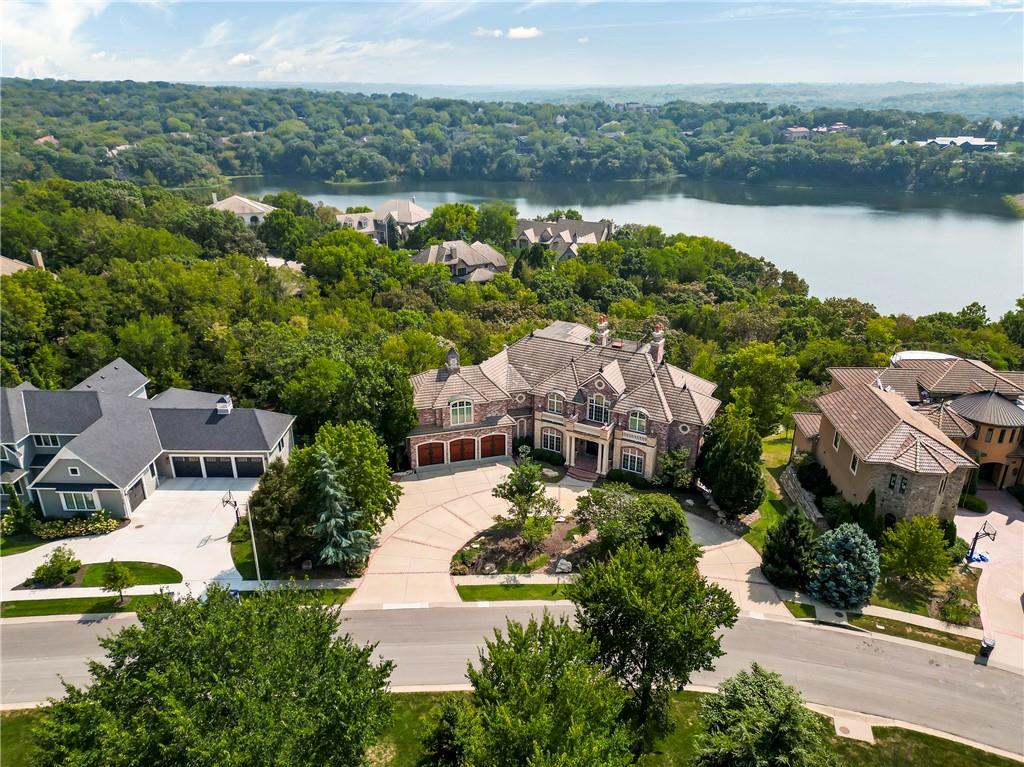 27596 W Highland Circle