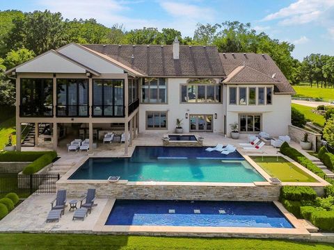 206 Southshore Drive Lake Winnebago MO 64034