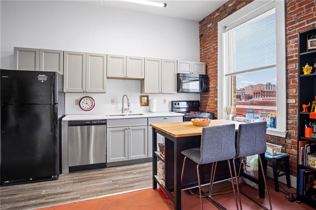 509 Delaware Street 501