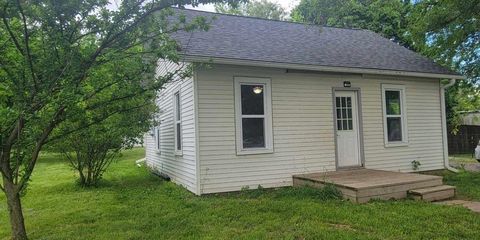 320 E Oak Street Cowgill MO 64637