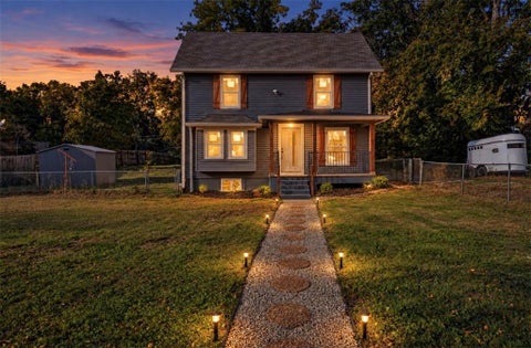 Photo of 3410 Barnett Avenue, Kansas City, KS 66102 (MLS # 2646551)