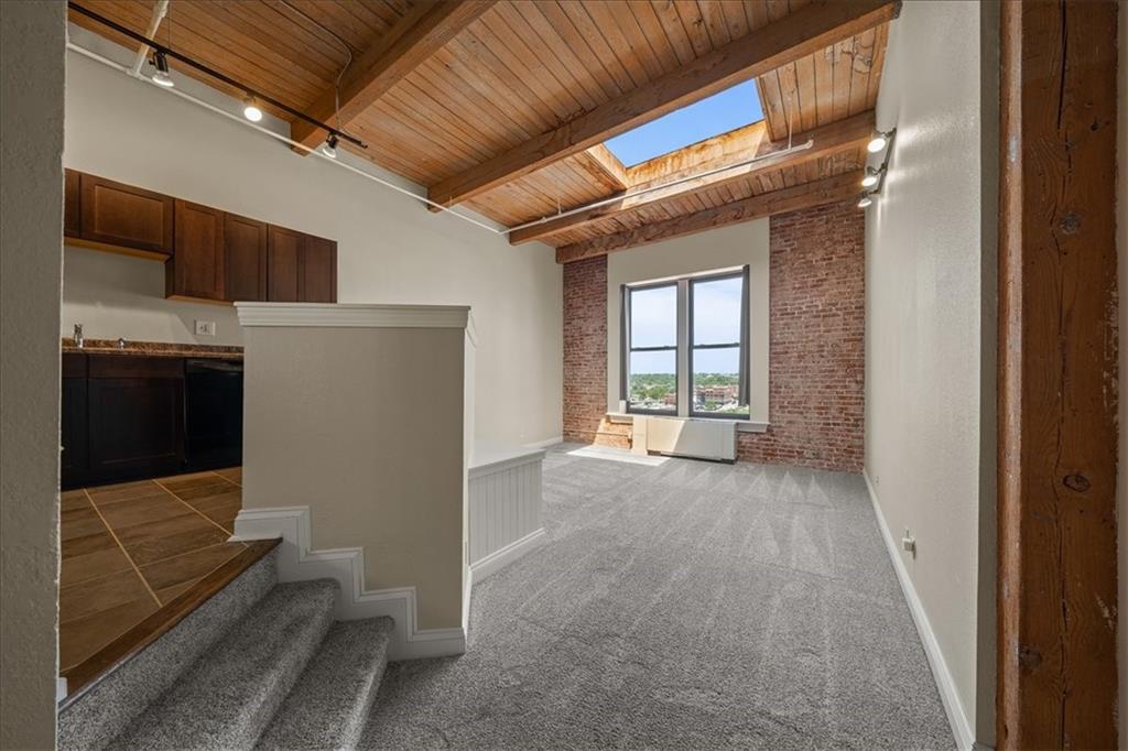 308 W 8th Street 712