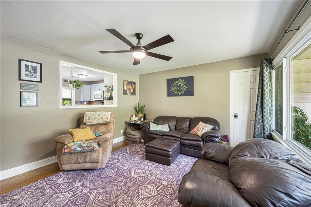 633 W Elm Street